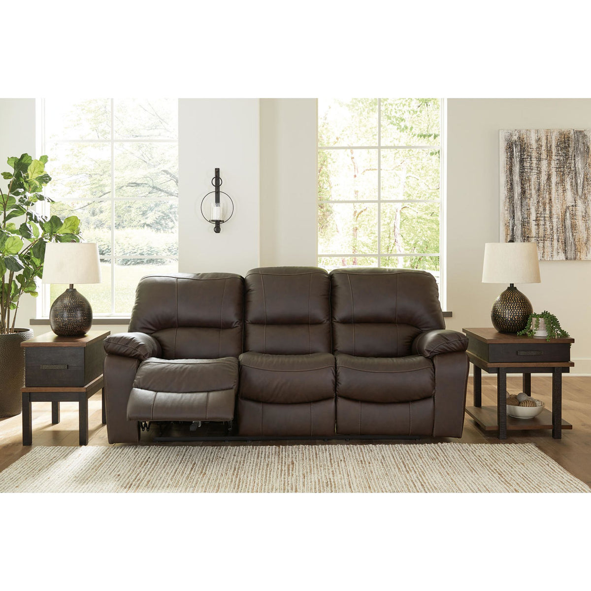 R.　アシュレイ&バーウッド Leesworth Power Reclining Sofa | Ashley Canada