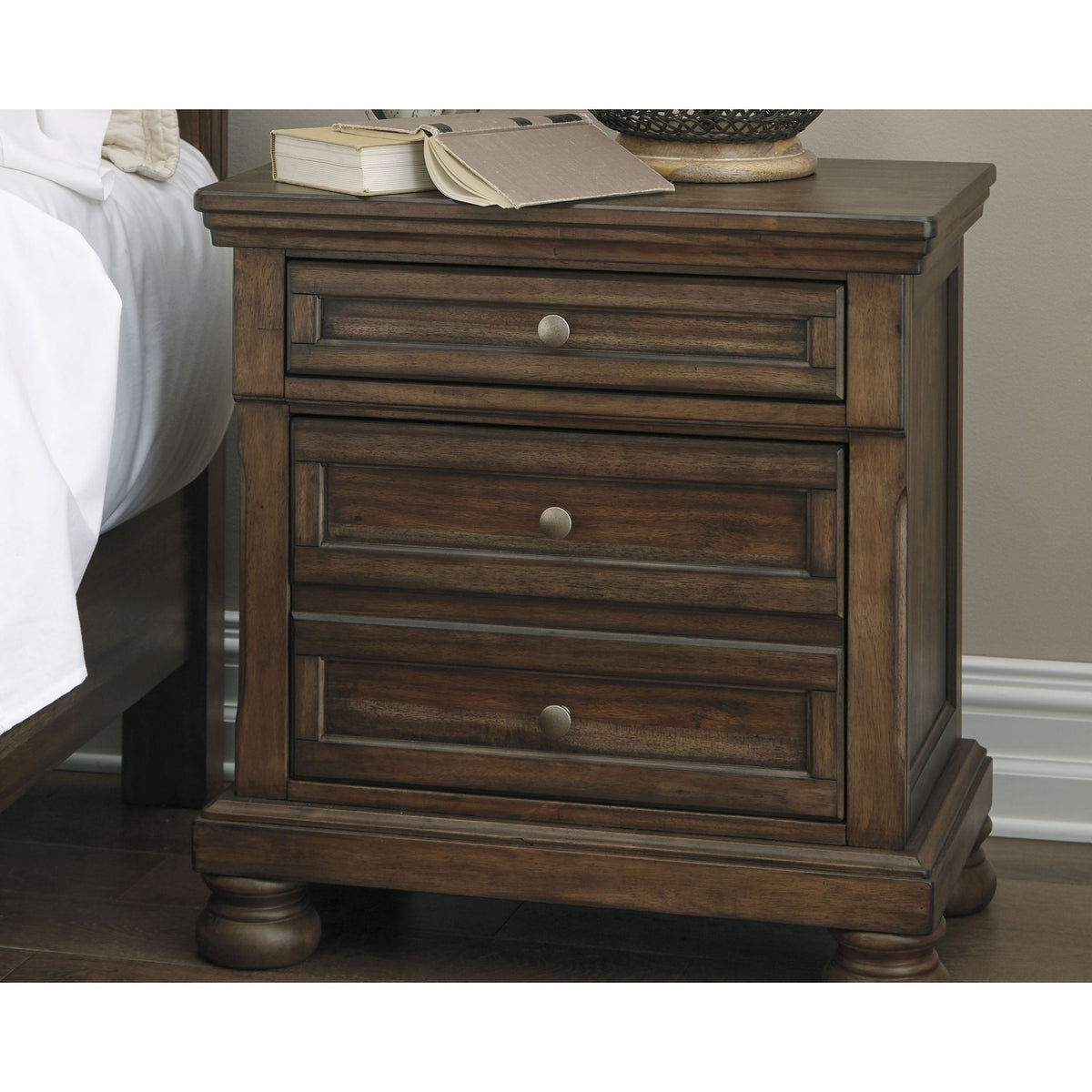 Flynnter Nightstand | Ashley Canada
