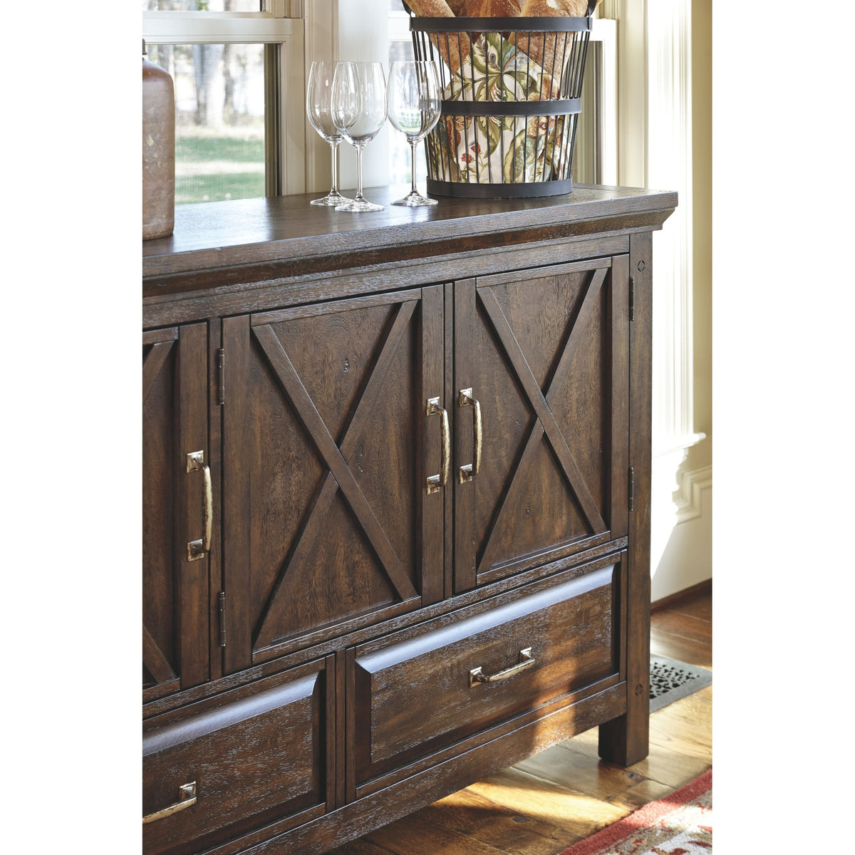 Windville-Exclusive Dining Server Ashley Canada